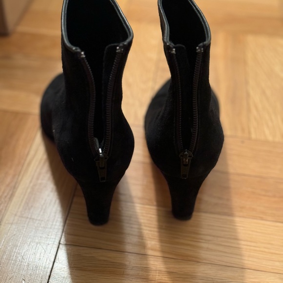 Amazing condition black suede ankle boots - Brian Atwood size 8 - Picture 3 of 5